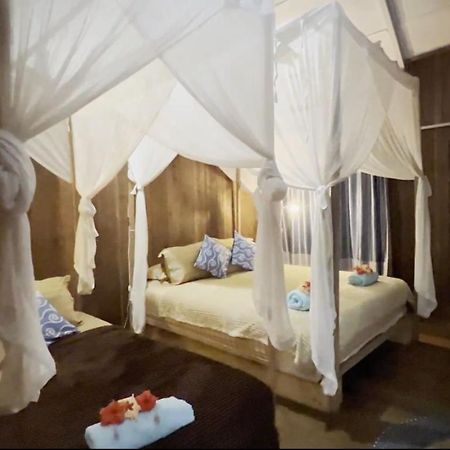 Mentawai Surf Camp Hotel Muarasiberut Luaran gambar
