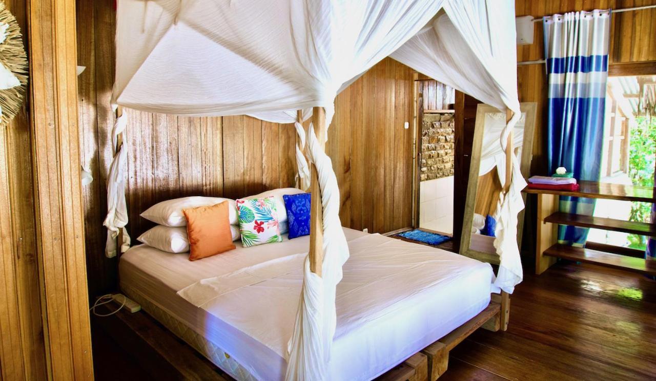 Mentawai Surf Camp Hotel Muarasiberut Luaran gambar